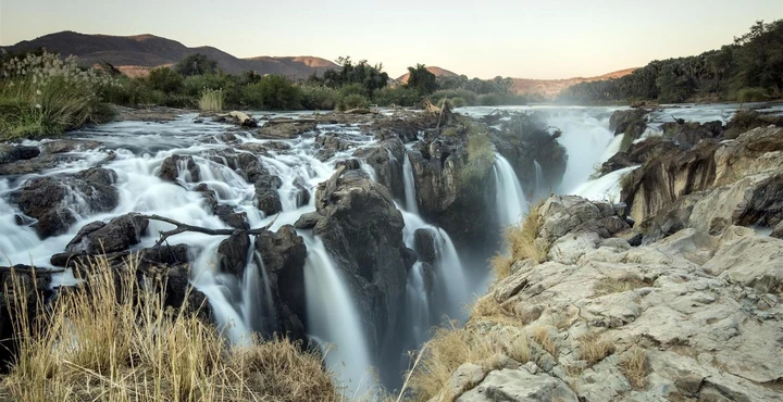 Die Epupa-Fälle zwischen Namibia und Angola