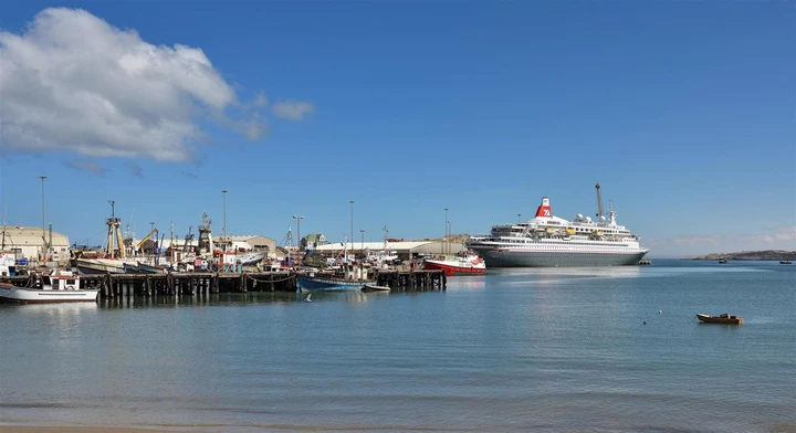 Bateaux de croisière aux abords de Lüderitz 