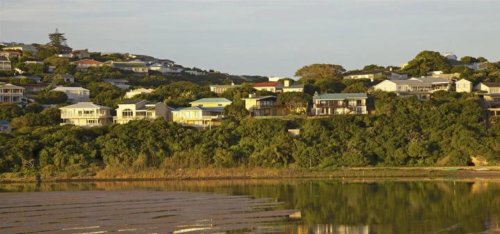Riverside accommodation will give you amazing views of the Eastern Cape's beauty