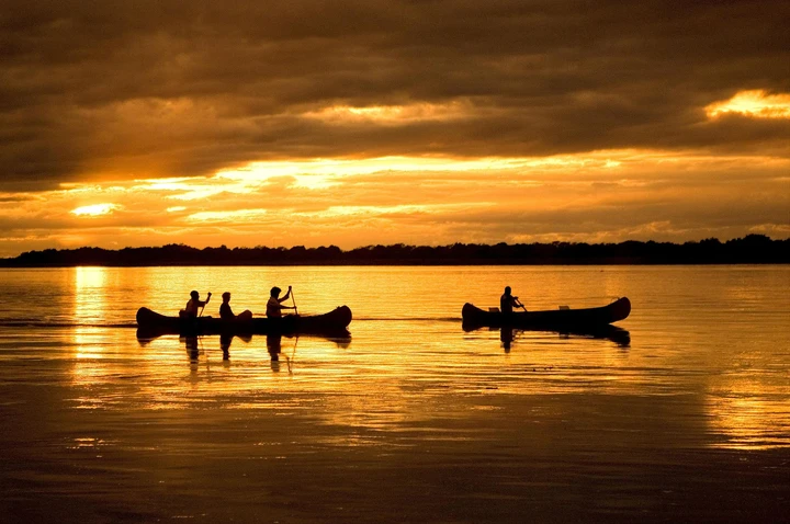 Safari en pirogue traditionelle, Parc National de Kafue